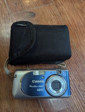 Canon PowerShot A430 Digital Camera in Blue